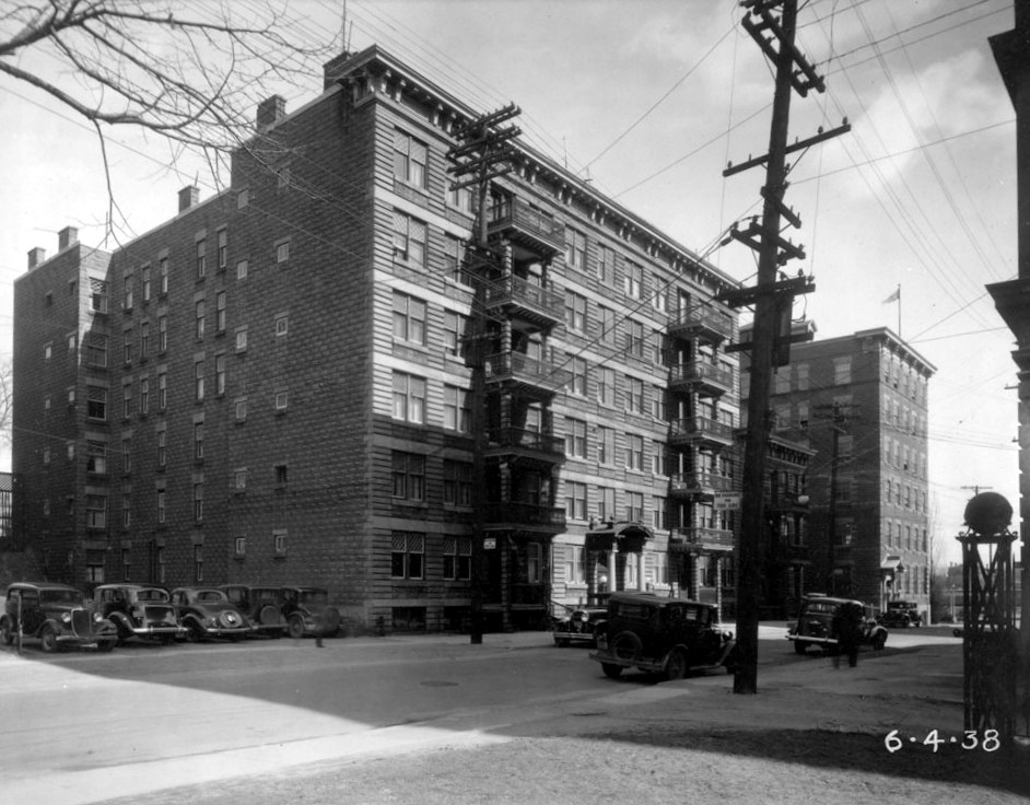 Front (south) side of Aylmer Apartments (taken across Slater Street).